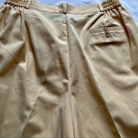 Paradise Bay bermuda shorts yellow size 14  NWOT 3 pockets button and zip - Picture 7 of 7